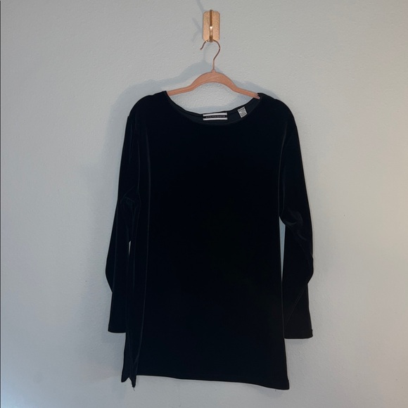 Amanda Smith Dresses & Skirts - Women’s Black Velvet Dress 🖤